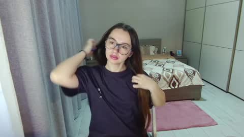 twitter    Annemarye 23 online show from April 2, 5:16 am