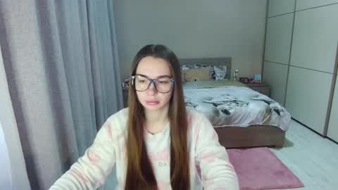 twitter    Annemarye 23 online show from December 20, 7:01 am