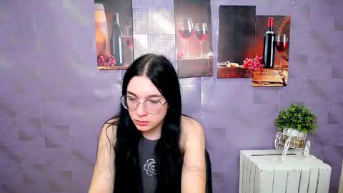 Snapshot of kristenx_x chatting on October 27, 12:44 pm Kristen online show from October 27, 12:44 pm