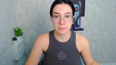 Snapshot of kristenx_x chatting on September 16, 6:32 am Kristen online show from September 16, 6:32 am