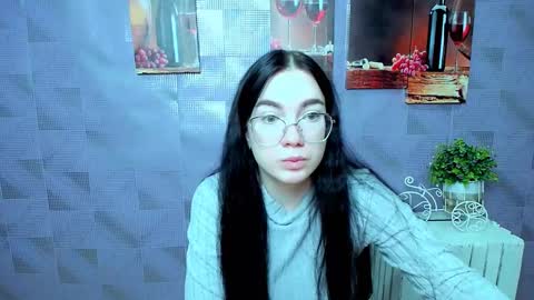 Snapshot of kristenx_x chatting on October 21, 7:45 am Kristen online show from October 21, 7:45 am