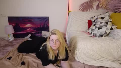 kristi_lili online show from May 2, 6:55 pm