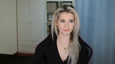 KristineAmore online show from March 18, 7:13 am