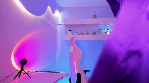 KristinWall online show from February 22, 9:32 pm