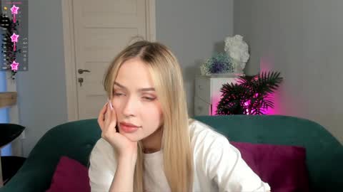 Kristy online show from December 8, 10:36 pm