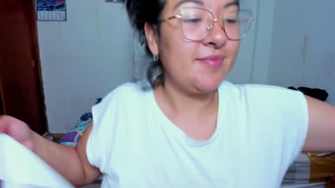 Snapshot of kroline_20 chatting on January 29, 1:58 am Kroline  online show from January 29, 1:58 am