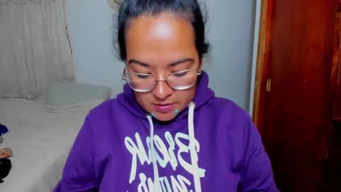 Snapshot of kroline_20 chatting on December 16, 2:04 am Kroline  online show from December 16, 2:04 am