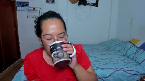 Snapshot of kroline_20 chatting on January 22, 1:42 am Kroline  online show from January 22, 1:42 am