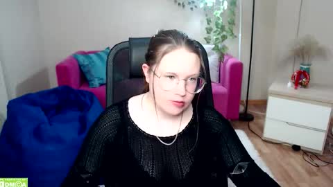 kuri_u online show from February 3, 10:42 am