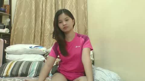 its me KYLIE online show from October 28, 7:58 am