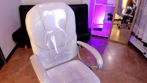 kylie online show from September 23, 1:31 pm