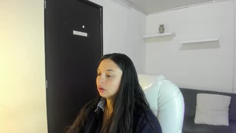 kylie online show from February 16, 1:11 pm