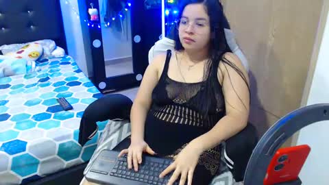 Instagram Kylie switch  followme  buy lovense here online show from December 14, 1:06 am