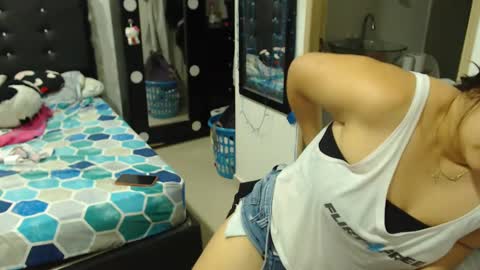 Instagram Kylie switch  followme  buy lovense here online show from February 15, 2:37 am