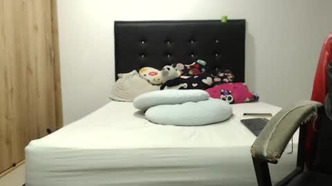 Instagram Kylie switch  followme  buy lovense here online show from November 13, 1:59 am