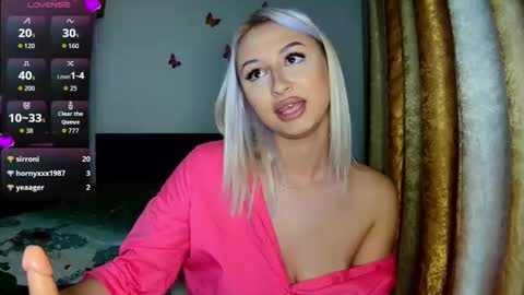 Snapshot of kylieoneadams chatting on October 31, 12:45 am kylie online show from October 31, 12:45 am