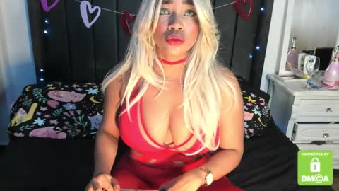 kylie white boobs online show from February 14, 8:15 pm