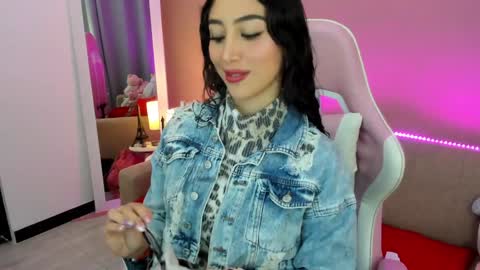 Kym Giraldo online show from January 12, 8:25 am