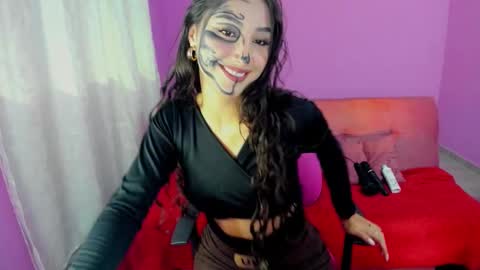 Kym Giraldo online show from October 27, 5:03 am