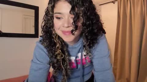 Jazmin online show from November 17, 3:07 am