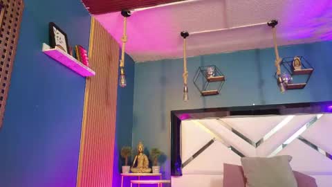 Cris  online show from April 11, 11:25 am