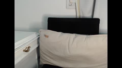 lady____a online show from January 5, 11:01 pm