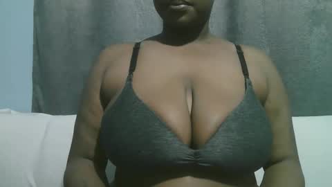 lady_dearra online show from October 14, 4:15 am