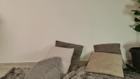    700  1300 -5 online show from December 3, 1:24 pm