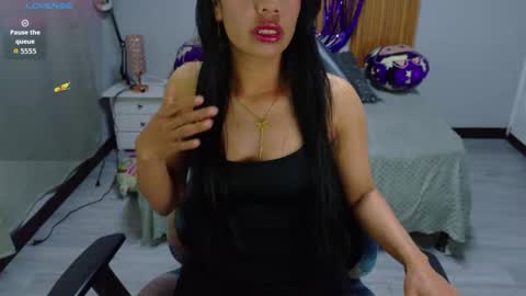 lady online show from November 12, 3:59 am