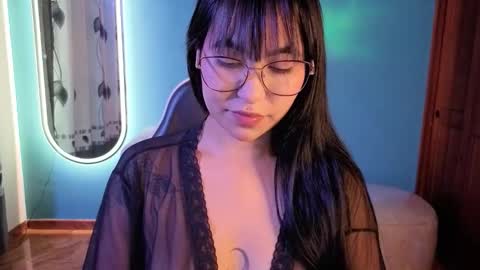 Snapshot of lady_violet_bridgerton_a chatting on October 21, 11:09 pm Lady Violet Bridgerton online show from October 21, 11:09 pm