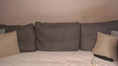 Aurora online show from November 27, 7:00 am