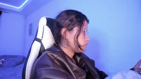  Lady  online show from February 3, 6:22 am