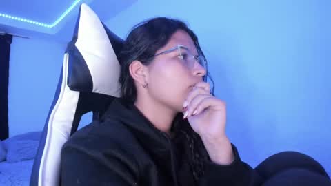  Lady  online show from March 4, 12:39 am