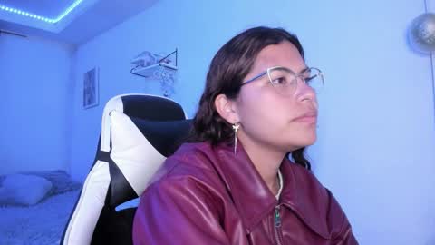  Lady  online show from December 15, 1:55 am