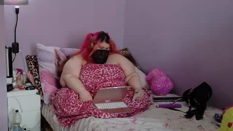 ladykitsunebig online show from July 7, 6:47 am