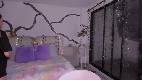 Lady  online show from December 3, 4:37 am