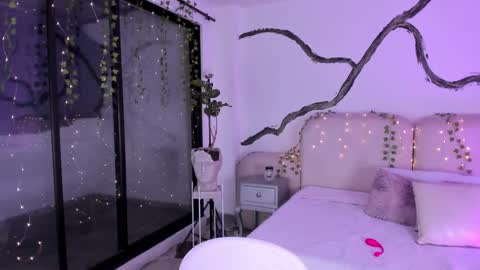 Lady  online show from November 6, 7:14 am