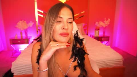 Laura online show from October 24, 1:40 pm