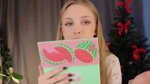 Lilia online show from December 4, 6:48 am