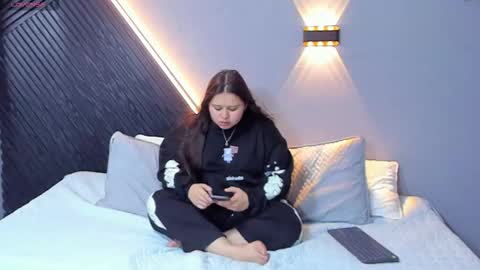    online show from March 17, 10:14 pm