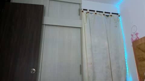 Snapshot of lala_love27 chatting on January 19, 5:15 am Joha online show from January 19, 5:15 am