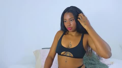 Snapshot of lala_love27 chatting on November 2, 12:36 am Joha online show from November 2, 12:36 am