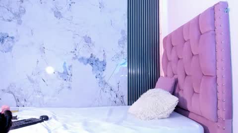 Laura online show from November 9, 2:02 pm