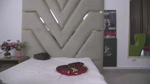 LanaBanner online show from April 18, 6:38 am