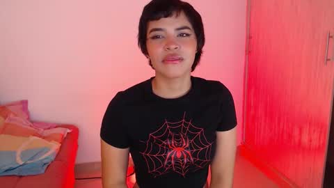 Snapshot of lana_fenty chatting on October 24, 4:41 am Lana online show from October 24, 4:41 am