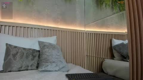 lana_lann online show from February 28, 11:53 am