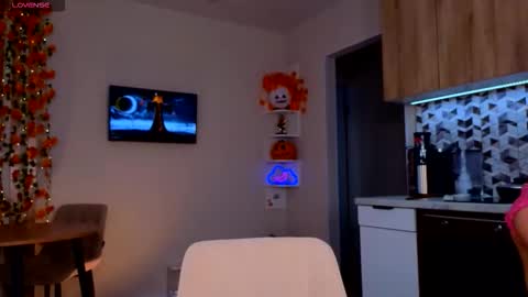Snapshot of lana_me chatting on October 22, 3:00 am Milana online show from October 22, 3:00 am
