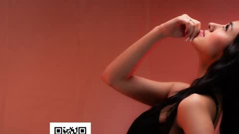 Lana Owens online show from June 1, 11:27 pm