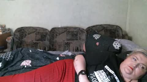 lanacat555 online show from April 5, 6:40 pm