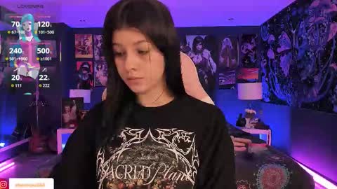 L A N A  online show from November 5, 12:43 pm